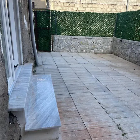 Centre One Bedroom Апартаменты Шкодер